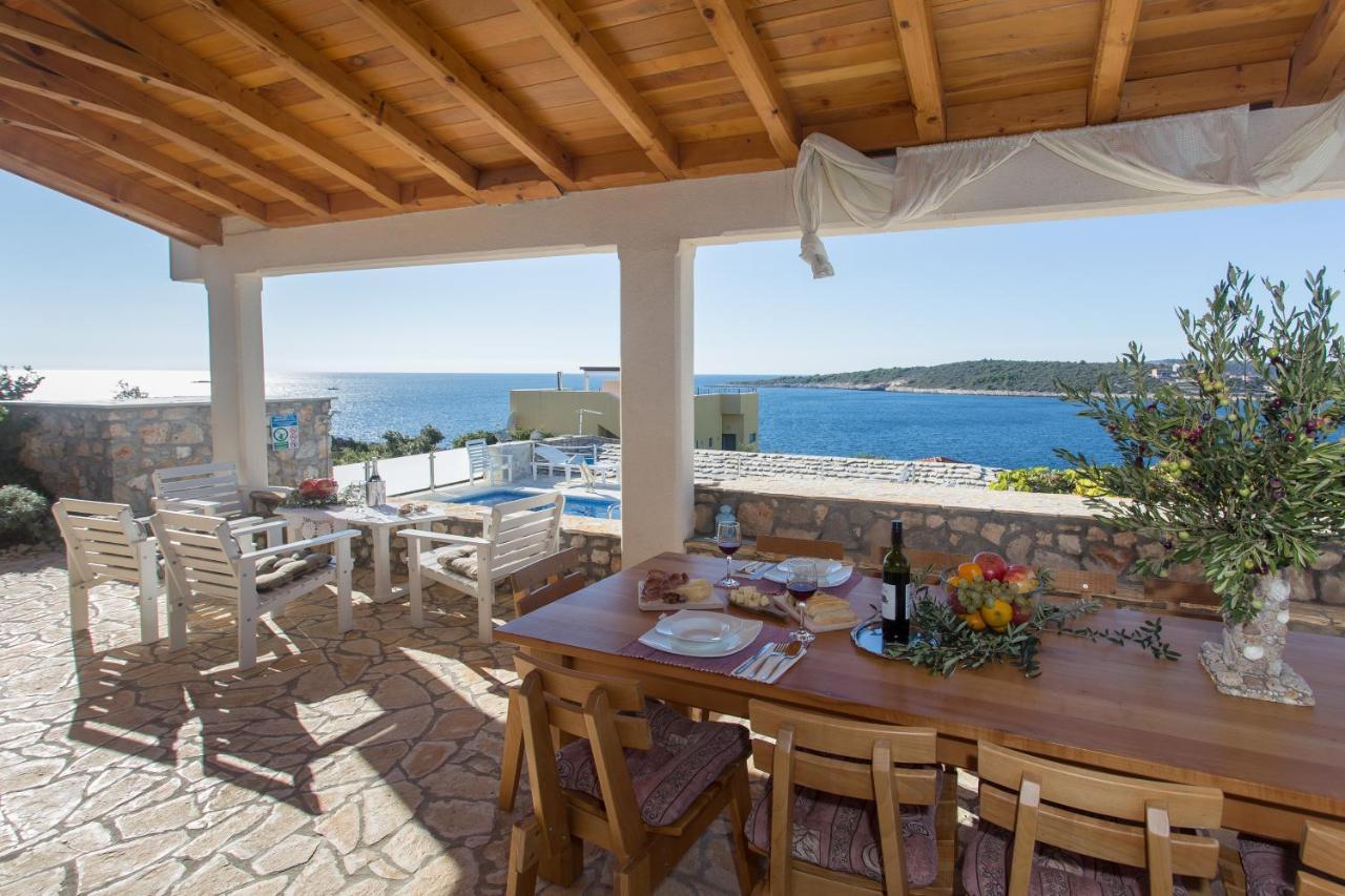 Villa, Stone House With Swimming Pool & Sauna, Beach, Sevid Exterior foto