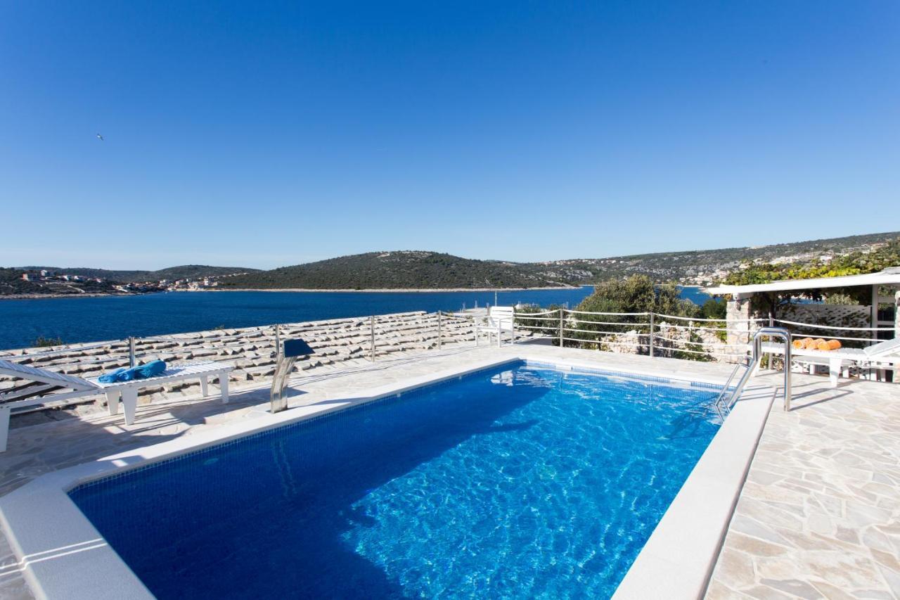 Villa, Stone House With Swimming Pool & Sauna, Beach, Sevid Exterior foto