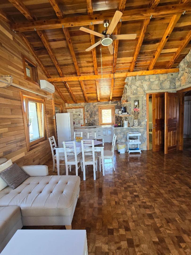 Villa, Stone House With Swimming Pool & Sauna, Beach, Sevid Exterior foto