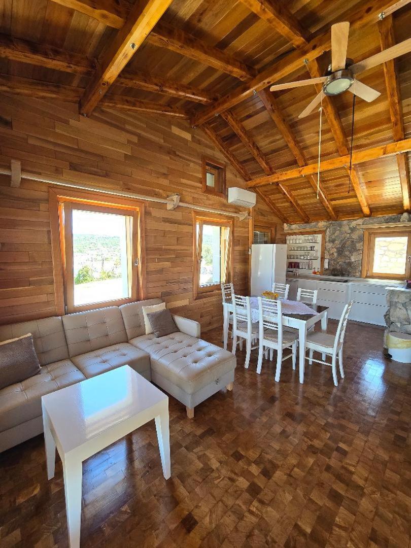 Villa, Stone House With Swimming Pool & Sauna, Beach, Sevid Exterior foto