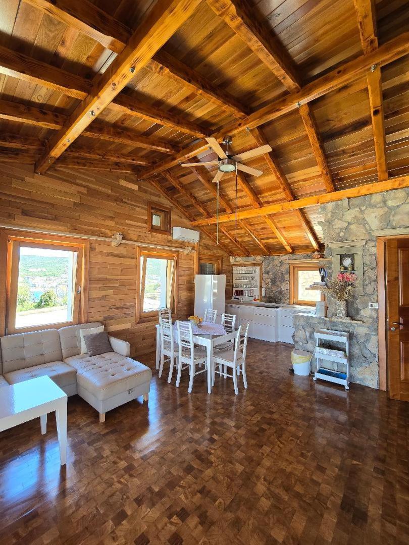 Villa, Stone House With Swimming Pool & Sauna, Beach, Sevid Exterior foto